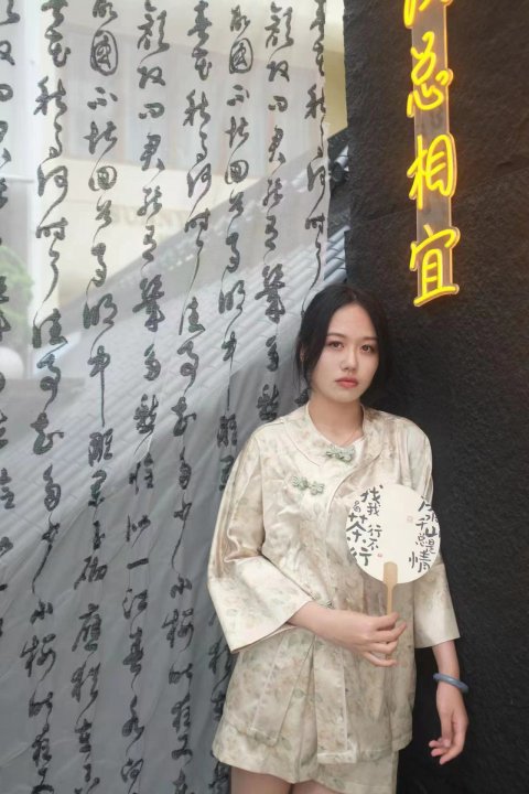 待嫁美女